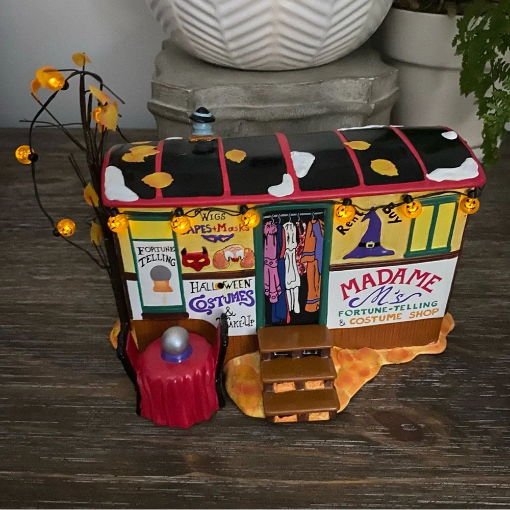 Dept‎ 56 Halloween ‘Costumes for Sale’ Retired Snow Village Lights Work w/Box